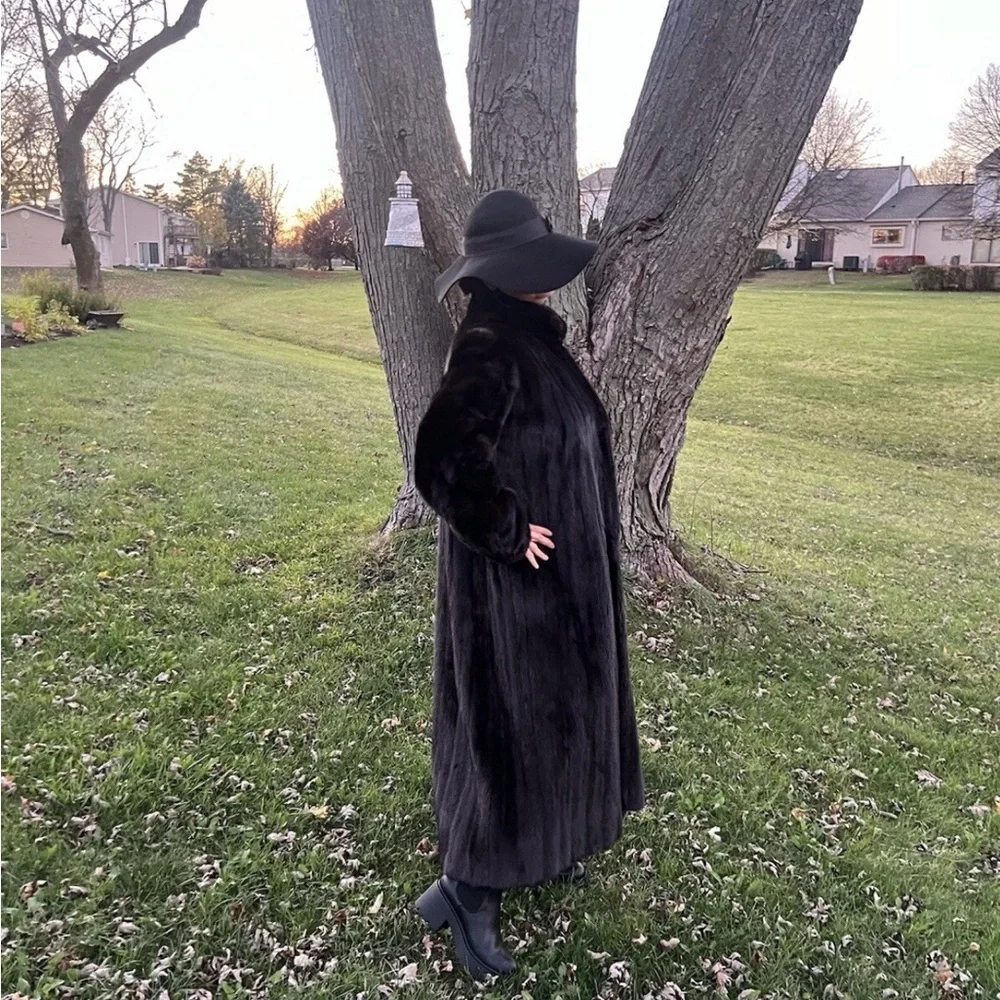 York Furrier Genuine Mink Fur Coat By Bill Blass Mahogany Stand Collar L/XL - Picture 6 of 15